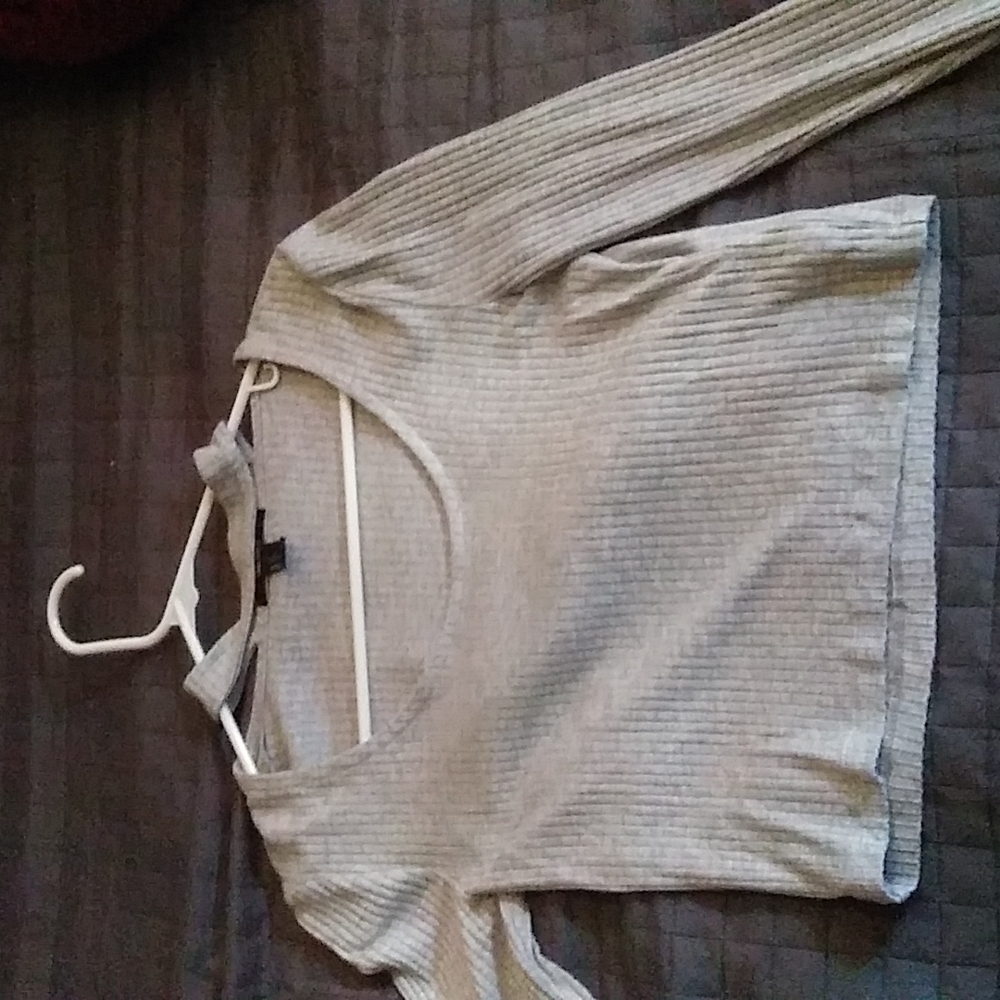 Long sleeve crop top